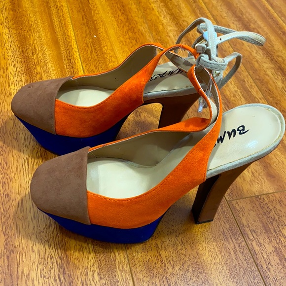 BRAND NEWβ¨ Bumper Color Block Heels π§‘ππ€ - Picture 3 of 5